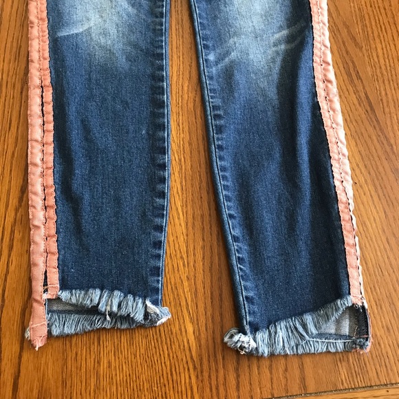 Velvet Heart Trina High Rise Jeans - Picture 9 of 11